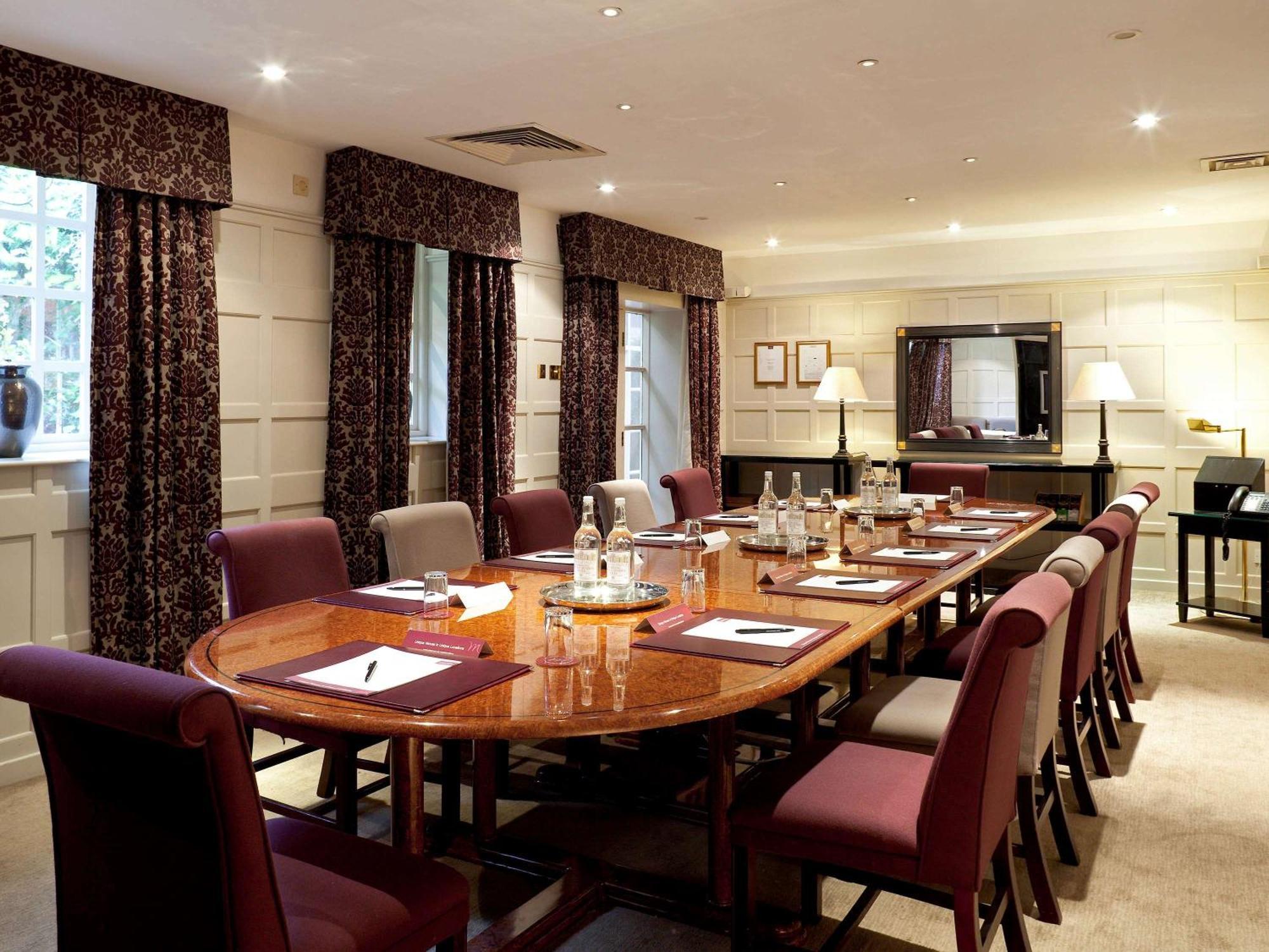 Mercure Salisbury White Hart Hotel & Apartments Екстериор снимка