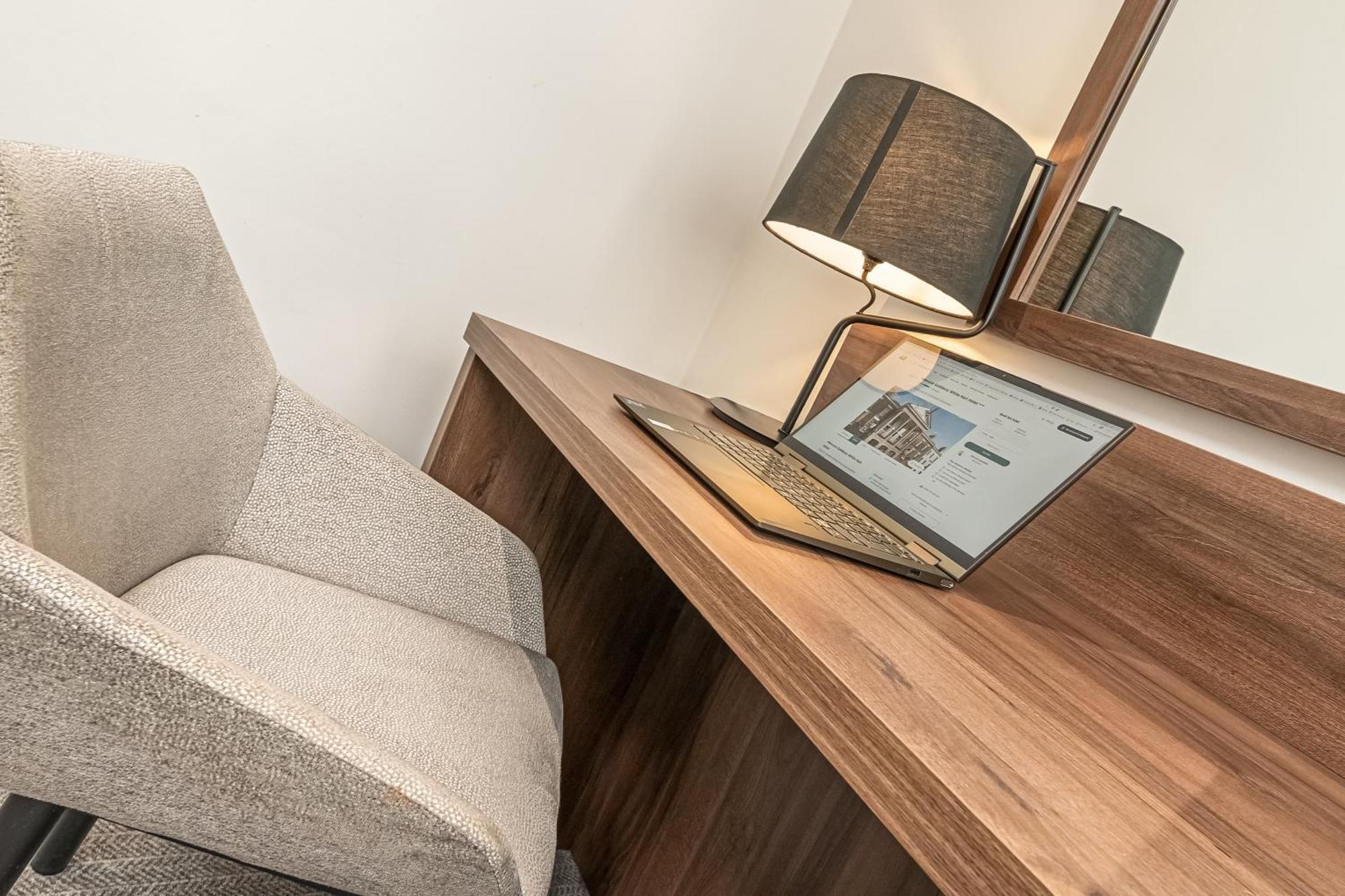 Mercure Salisbury White Hart Hotel & Apartments Екстериор снимка