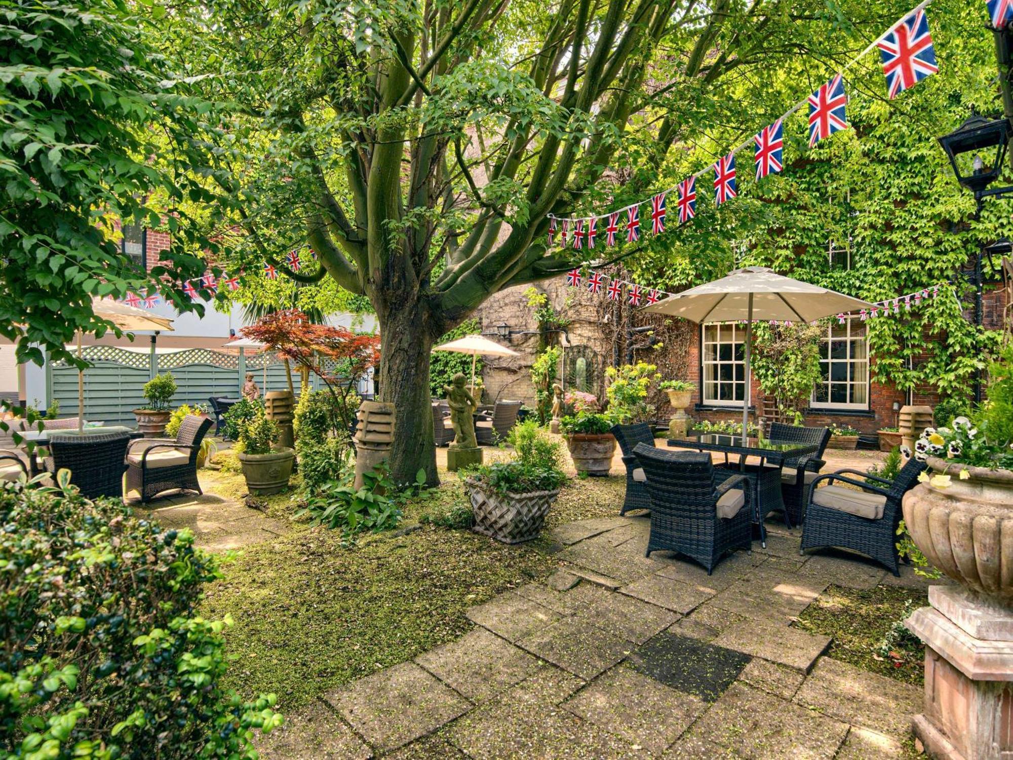 Mercure Salisbury White Hart Hotel & Apartments Екстериор снимка