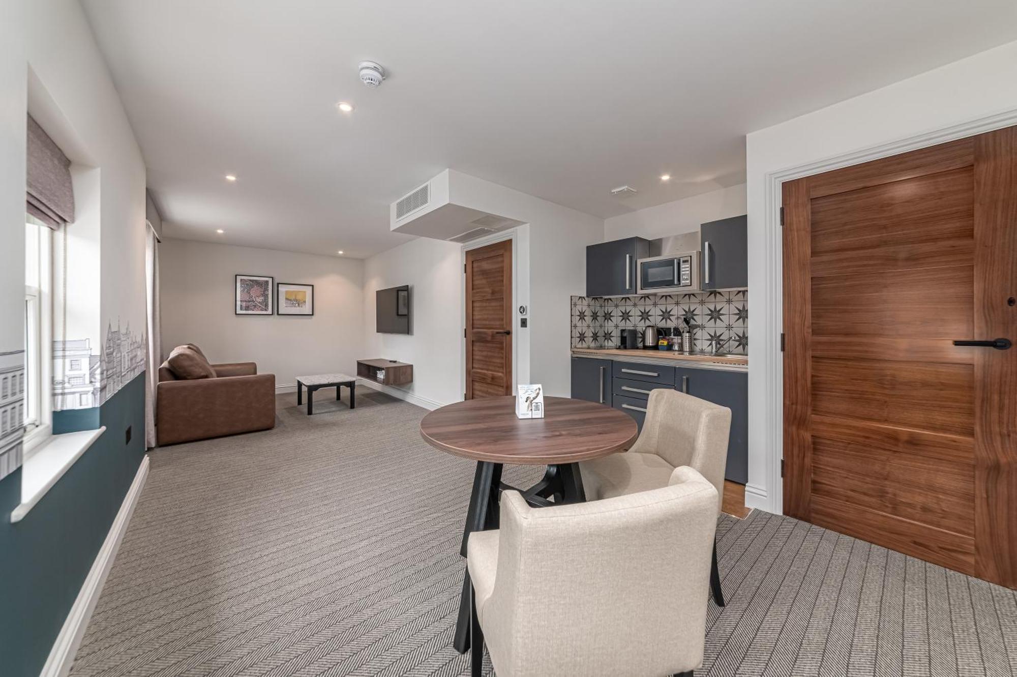 Mercure Salisbury White Hart Hotel & Apartments Екстериор снимка