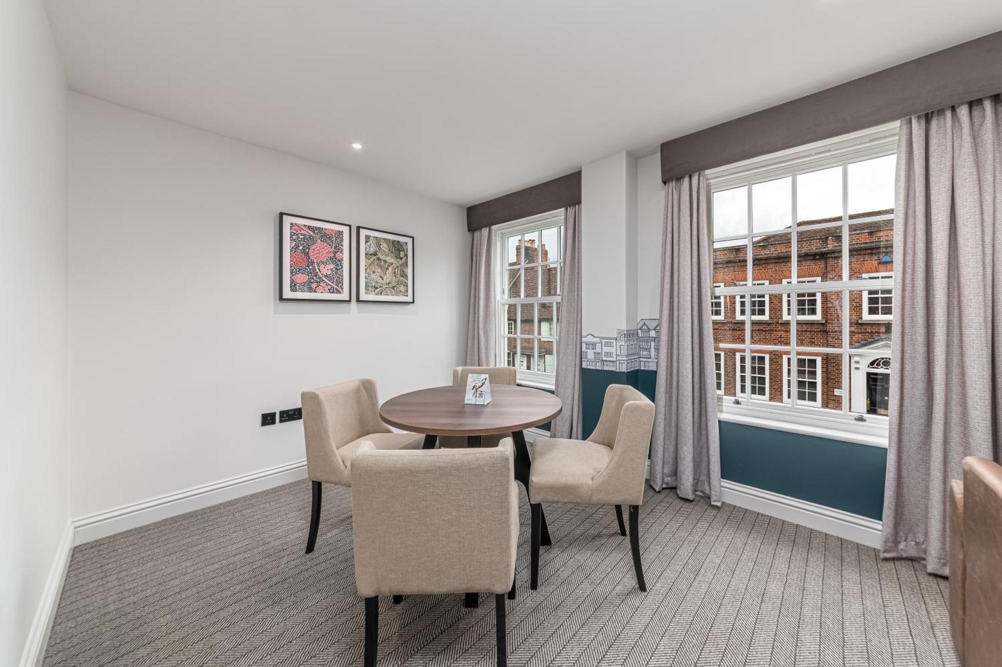 Mercure Salisbury White Hart Hotel & Apartments Екстериор снимка
