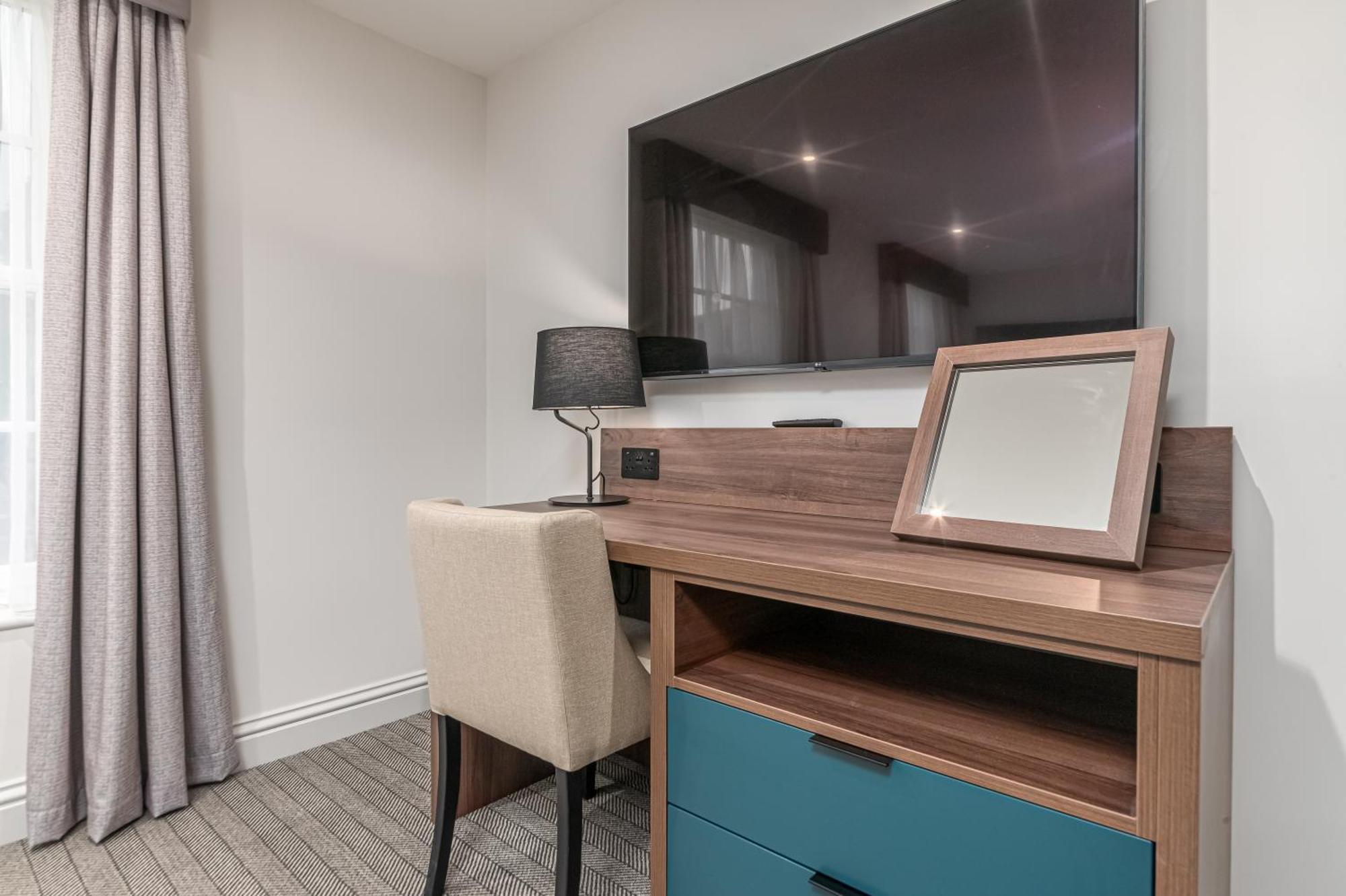 Mercure Salisbury White Hart Hotel & Apartments Екстериор снимка