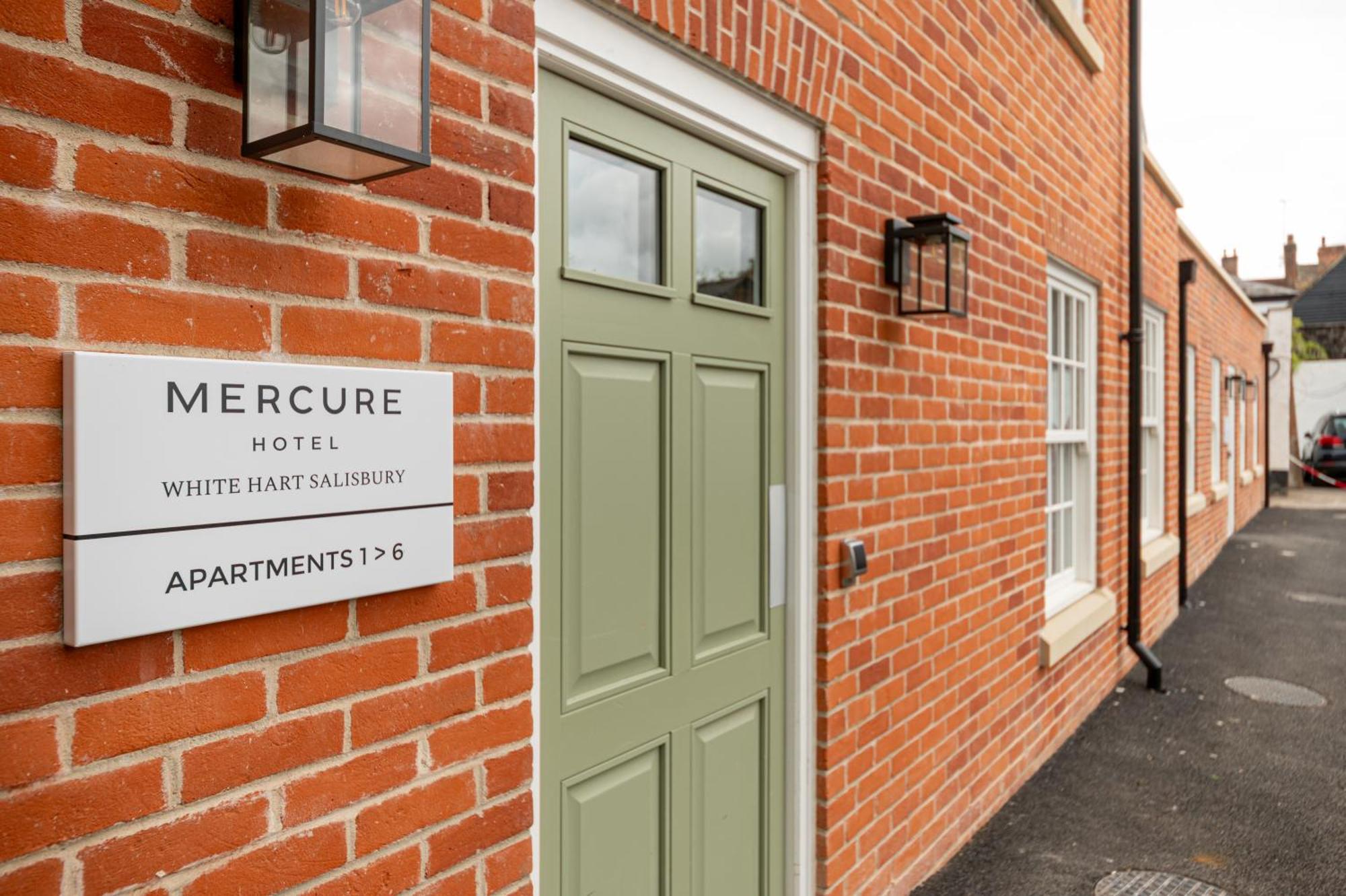 Mercure Salisbury White Hart Hotel & Apartments Екстериор снимка