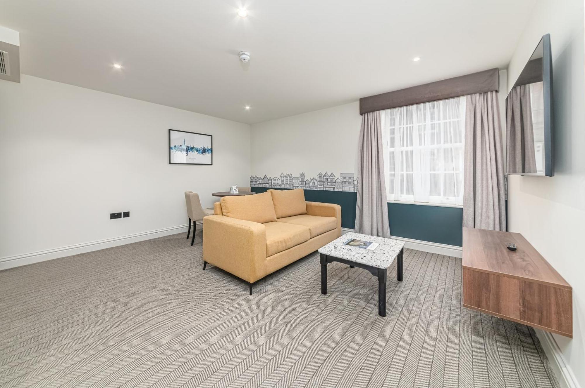 Mercure Salisbury White Hart Hotel & Apartments Екстериор снимка