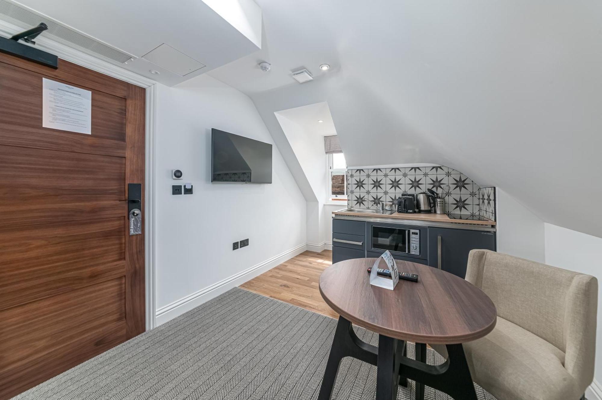 Mercure Salisbury White Hart Hotel & Apartments Екстериор снимка