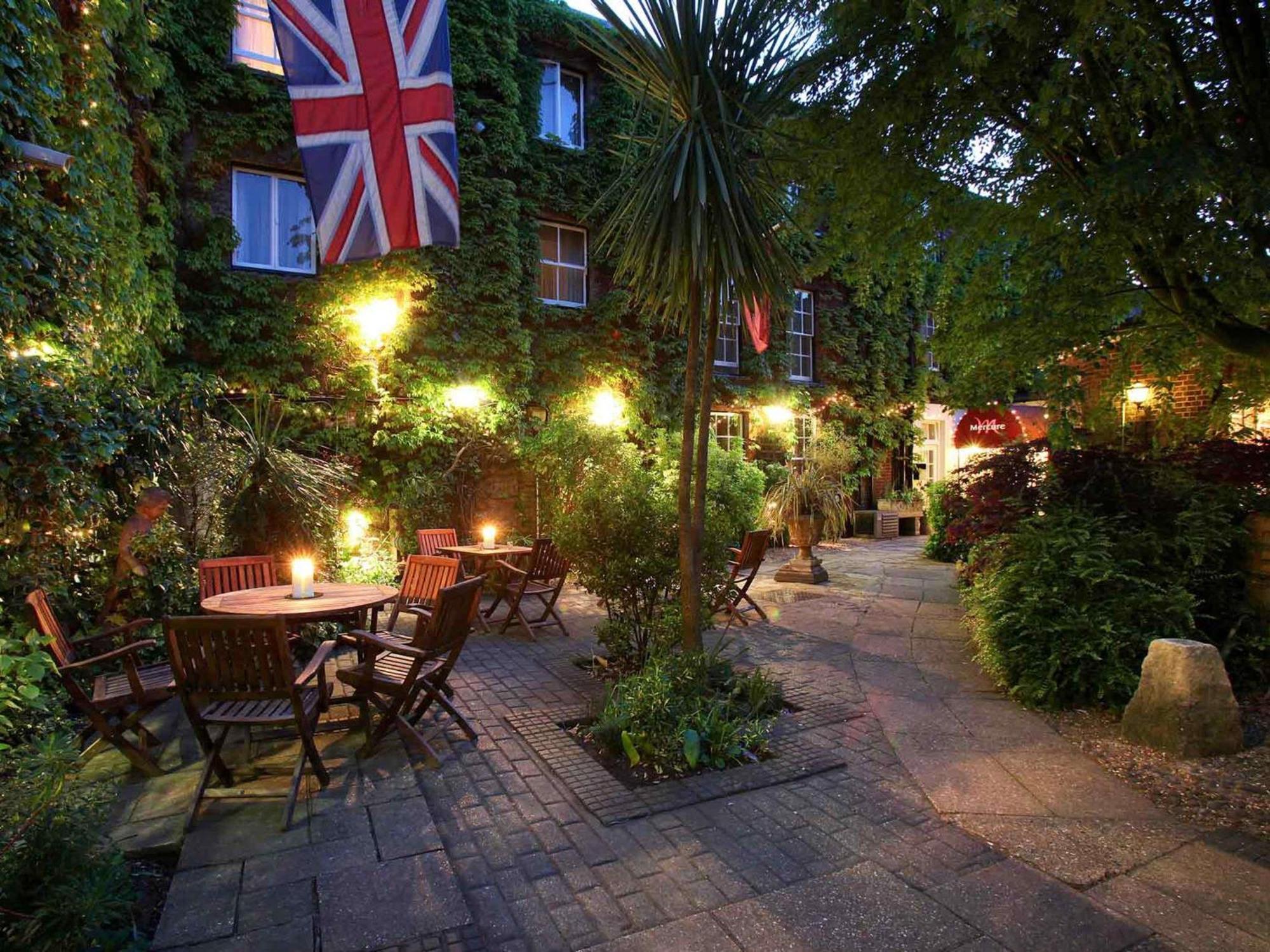Mercure Salisbury White Hart Hotel & Apartments Екстериор снимка